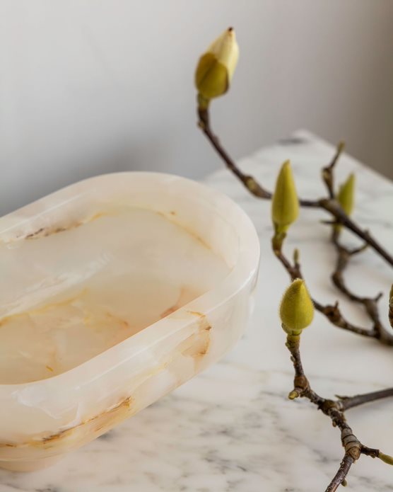 COTHEORY THE MUSE FOOTED OVAL TRAY - WHITE ONYX