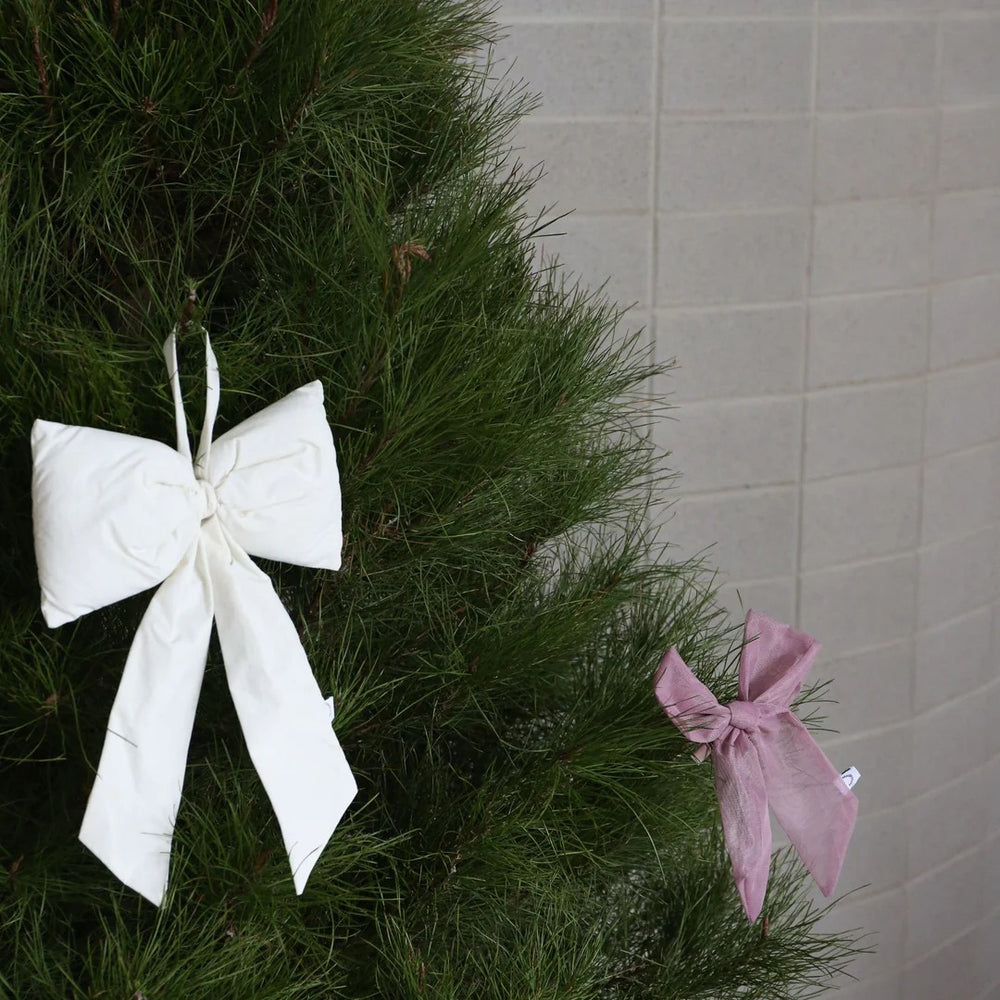 LUVA Hanging Door Bow, Medium Cream