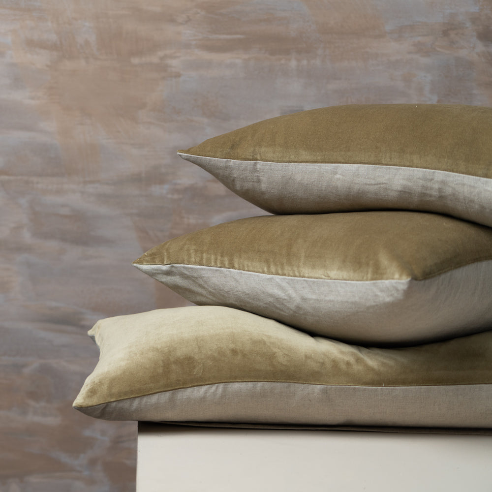 SAARDE Linen/Velvet Lumbar Cushion | Olive