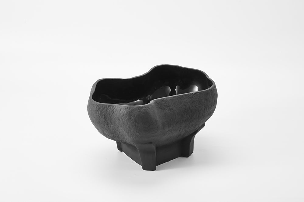
            
                Load image into Gallery viewer, Conch Bowl Ebony
            
        